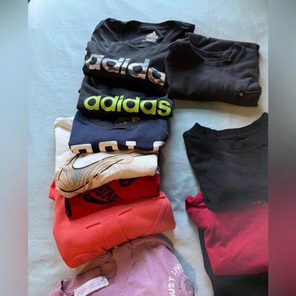 Kids shirt bundle! Size 6 - Picture 3 of 4